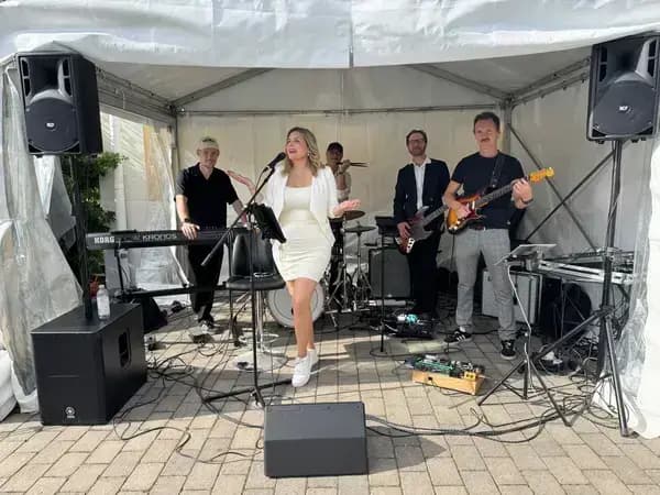 Födelsedagsfest - Maria Millini sjunger vid födelsedagsfest